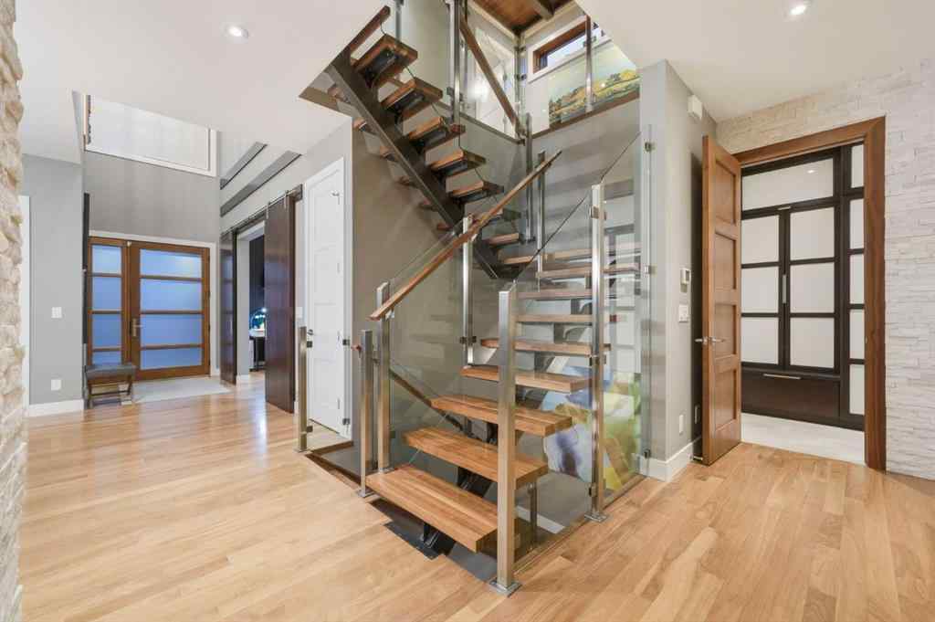 MLS® A2264951 - 2014 32 Avenue SW in South Calgary Calgary, Residential