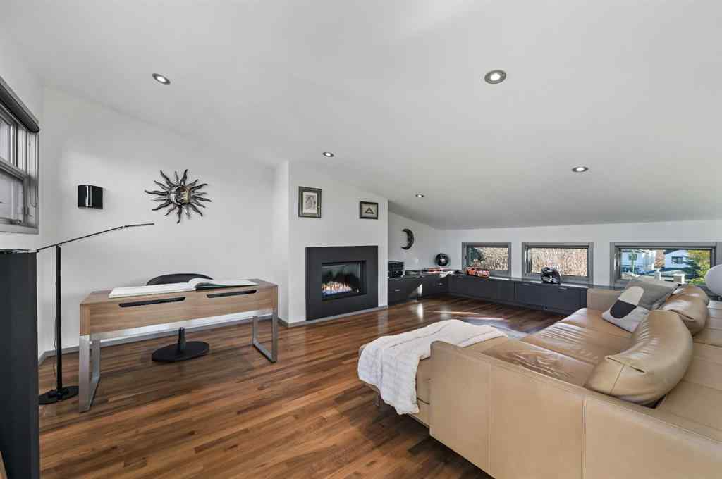 MLS® A2264953 - 2702 28 Avenue SW in Killarney/Glengarry Calgary, Residential