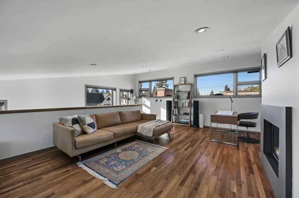 MLS® A2264953 - 2702 28 Avenue SW in Killarney/Glengarry Calgary, Residential