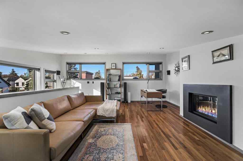 MLS® A2264953 - 2702 28 Avenue SW in Killarney/Glengarry Calgary, Residential