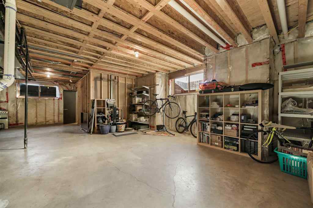 MLS® A2264953 - 2702 28 Avenue SW in Killarney/Glengarry Calgary, Residential