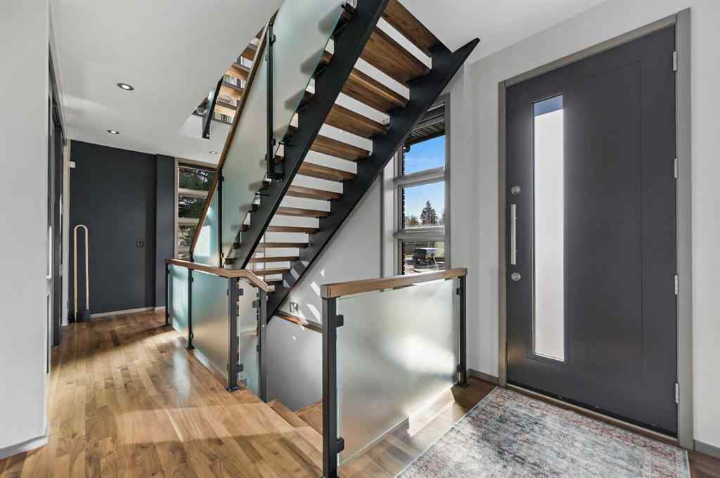 MLS® A2264953 - 2702 28 Avenue SW in Killarney/Glengarry Calgary, Residential