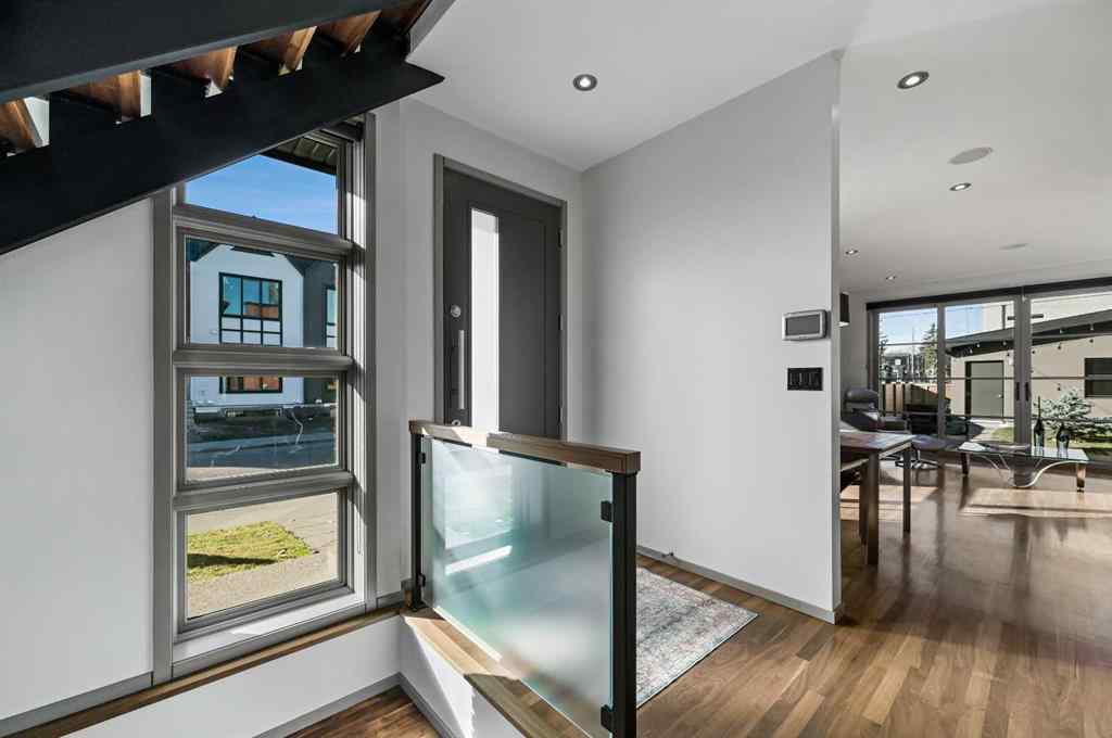 MLS® A2264953 - 2702 28 Avenue SW in Killarney/Glengarry Calgary, Residential