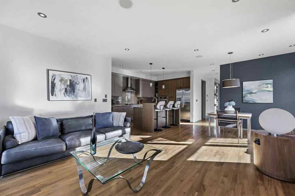 MLS® A2264953 - 2702 28 Avenue SW in Killarney/Glengarry Calgary, Residential