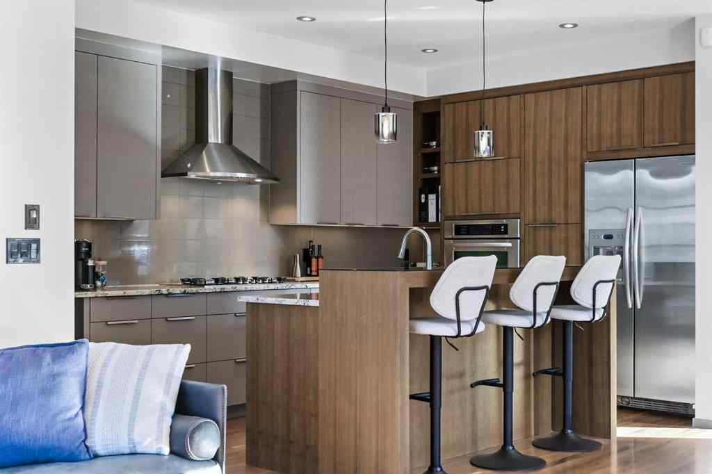 MLS® A2264953 - 2702 28 Avenue SW in Killarney/Glengarry Calgary, Residential