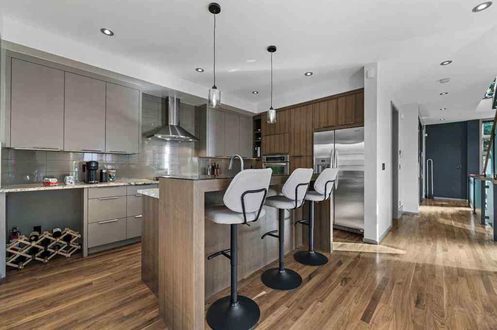 MLS® A2264953 - 2702 28 Avenue SW in Killarney/Glengarry Calgary, Residential