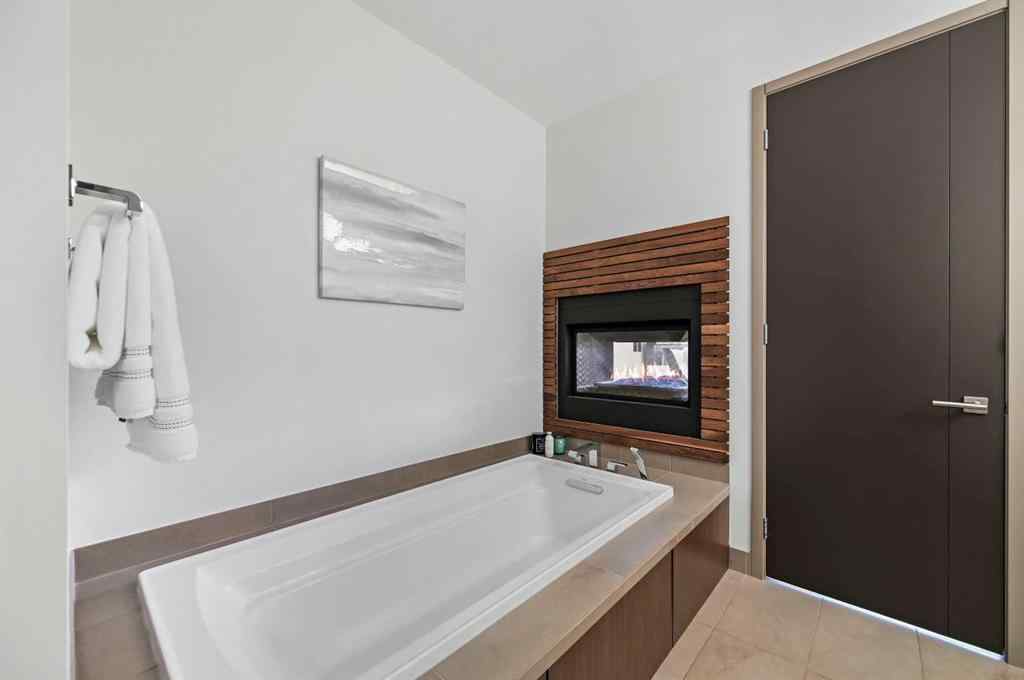 MLS® A2264953 - 2702 28 Avenue SW in Killarney/Glengarry Calgary, Residential