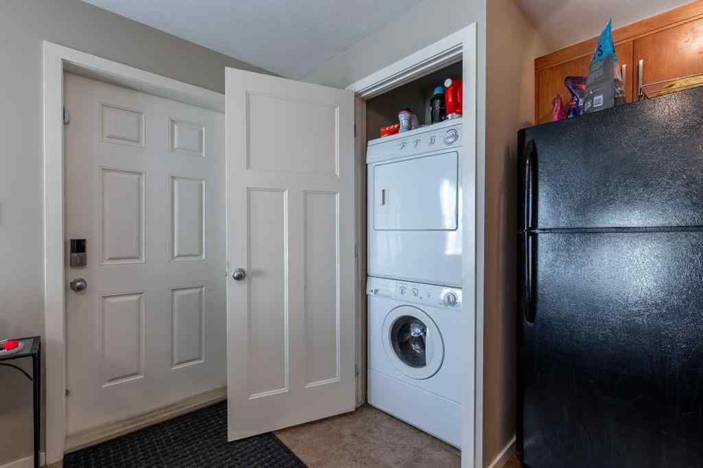 MLS® A2264957 - 230 Mt Sundance Crescent W in Sunridge Lethbridge, Residential