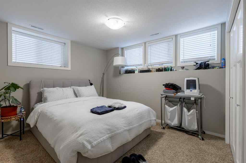 MLS® A2264957 - 230 Mt Sundance Crescent W in Sunridge Lethbridge, Residential