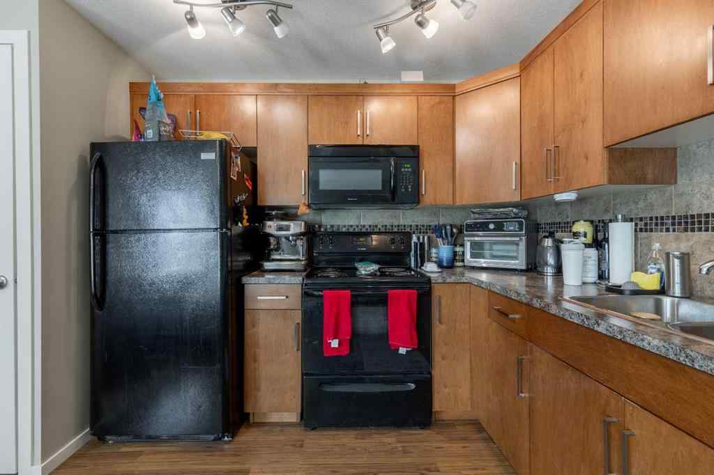 MLS® A2264957 - 230 Mt Sundance Crescent W in Sunridge Lethbridge, Residential