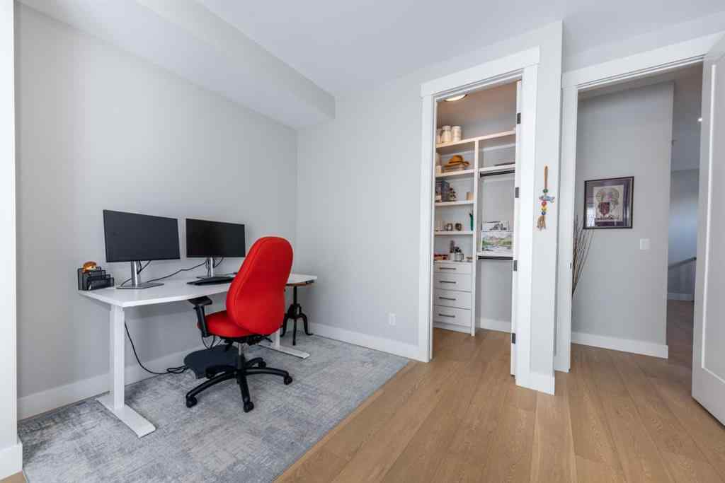 MLS® A2264959 - 4210 41 Avenue SW in Glamorgan Calgary, Residential