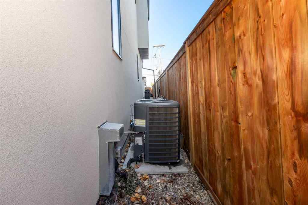 MLS® A2264959 - 4210 41 Avenue SW in Glamorgan Calgary, Residential