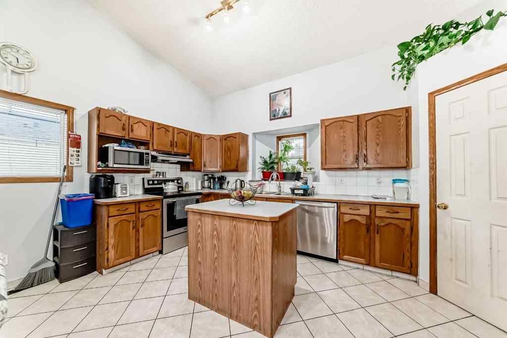 MLS® A2264960 - 11 San Diego Green NE in Monterey Park Calgary, Residential