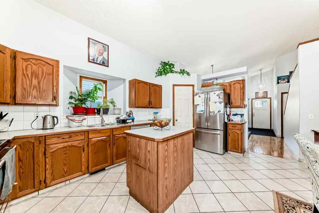 MLS® A2264960 - 11 San Diego Green NE in Monterey Park Calgary, Residential