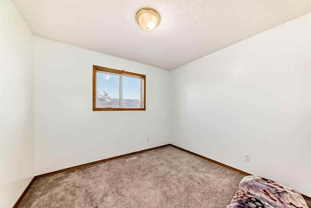 MLS® A2264960 - 11 San Diego Green NE in Monterey Park Calgary, Residential