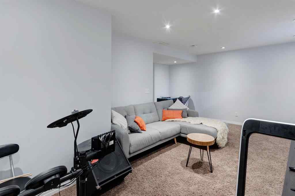 MLS® A2264961 - 6 Hidden Creek Rise NW in Hidden Valley Calgary, Residential