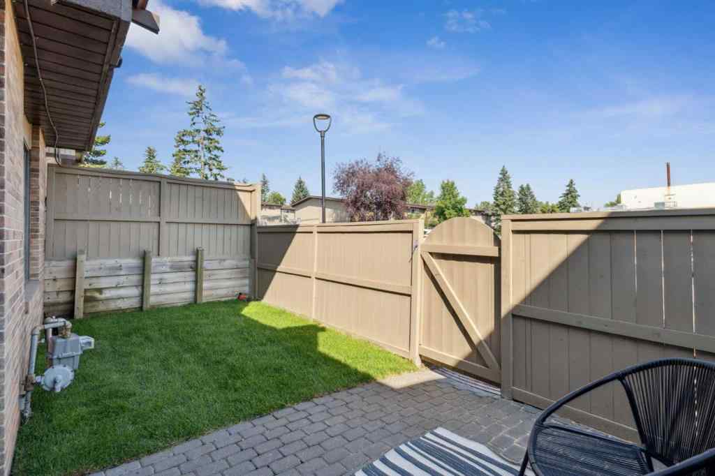 MLS® A2264965 - Unit #21 1055 72 Avenue NW in Huntington Hills Calgary, Residential