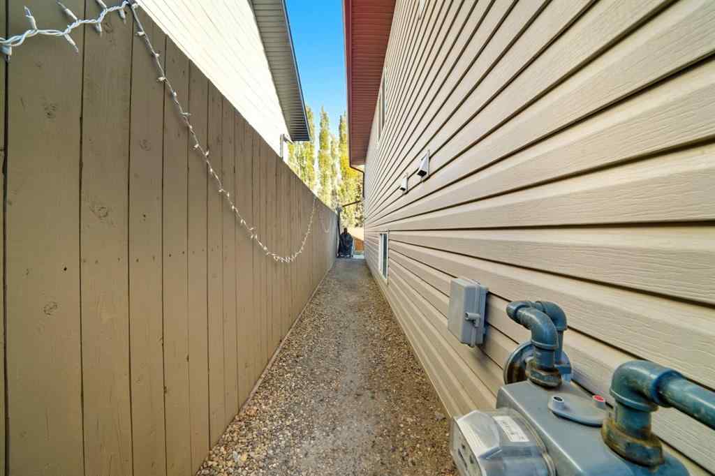 MLS® A2264968 - 106 Drummond Close  in Davenport Red Deer, Residential