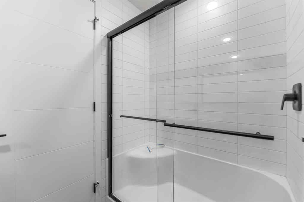 MLS® A2264977 - Unit #220 3932 University Avenue NW in University District Calgary, Residential