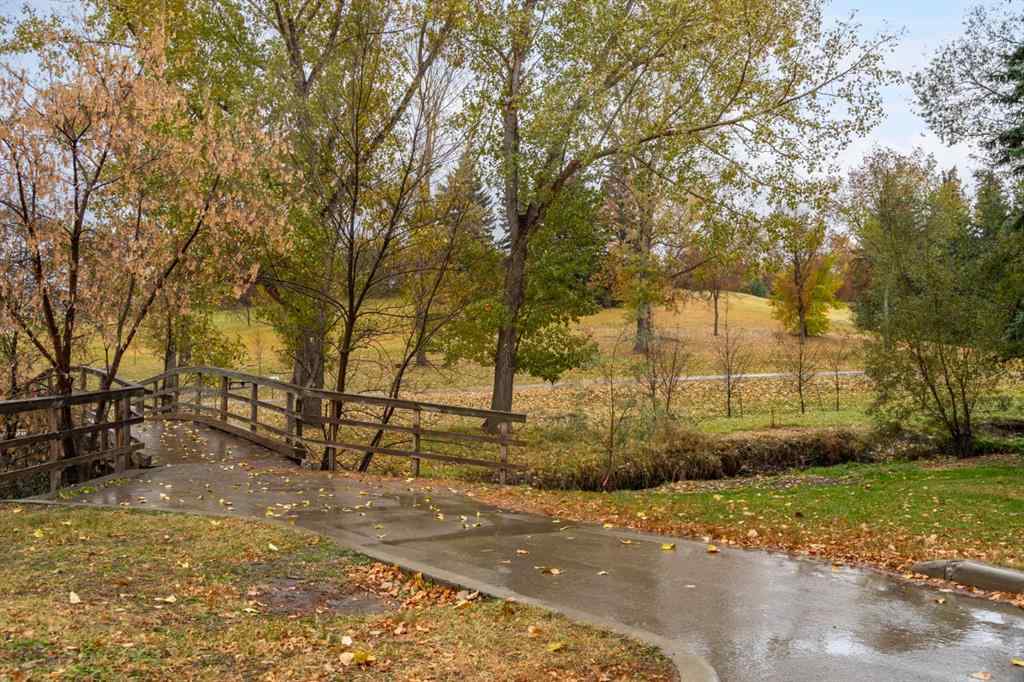 MLS® A2264981 - 437 30 Avenue NW in Mount Pleasant Calgary, Residential