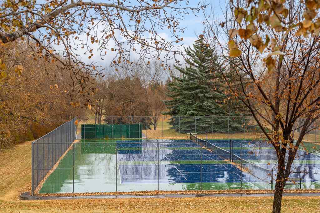 MLS® A2264981 - 437 30 Avenue NW in Mount Pleasant Calgary, Residential