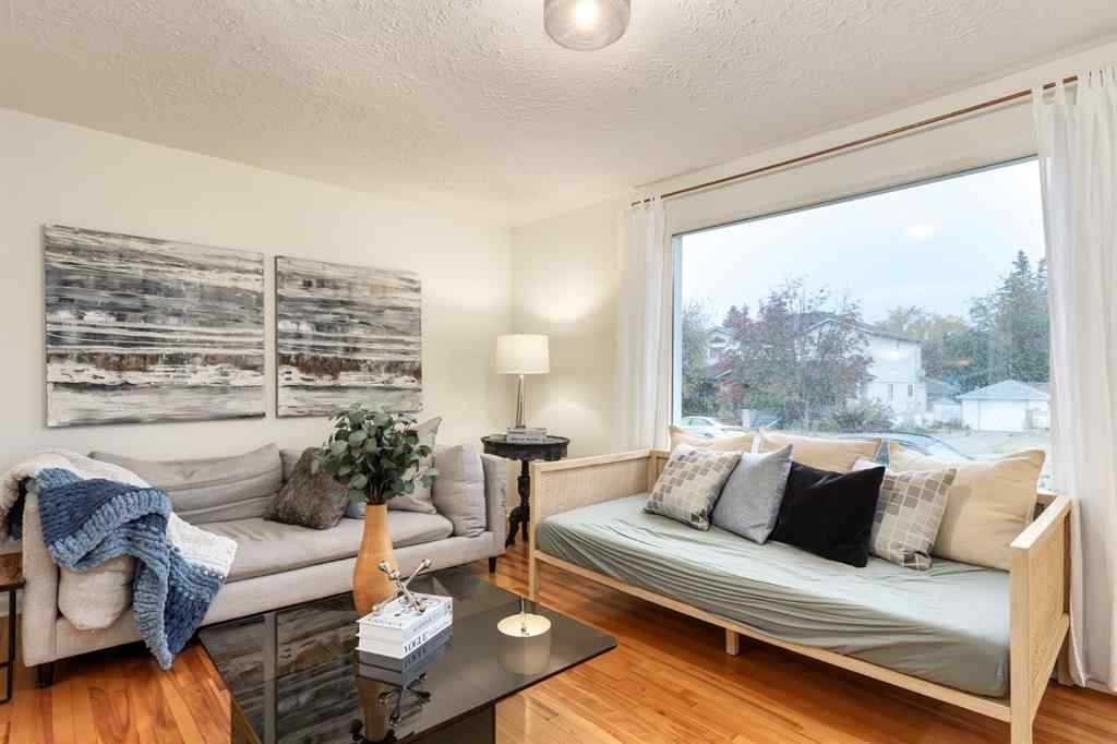 MLS® A2264981 - 437 30 Avenue NW in Mount Pleasant Calgary, Residential