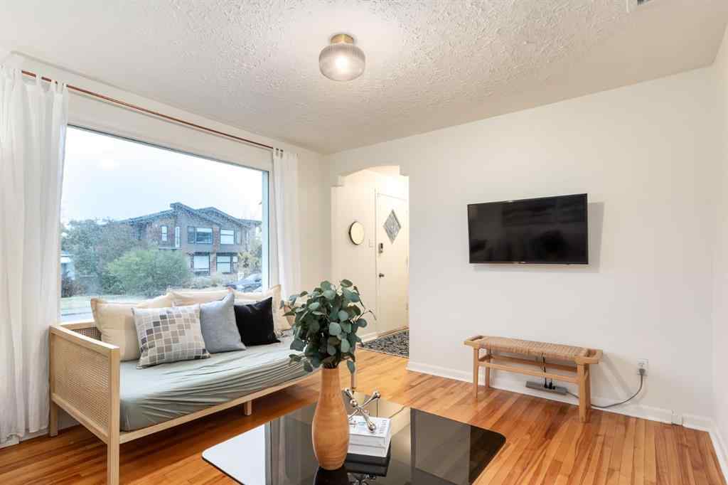 MLS® A2264981 - 437 30 Avenue NW in Mount Pleasant Calgary, Residential