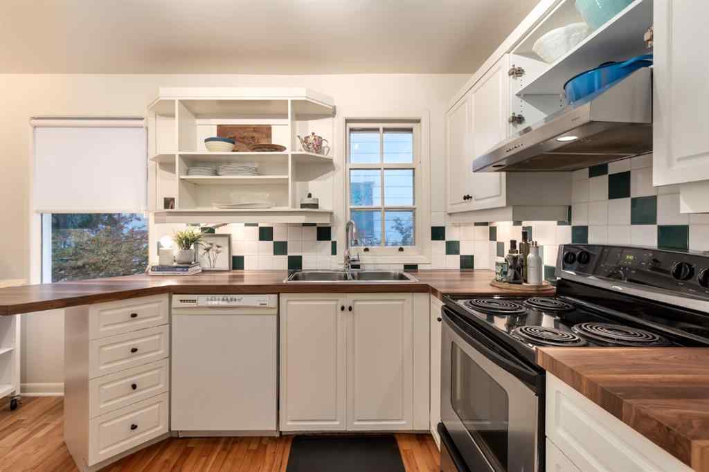 MLS® A2264981 - 437 30 Avenue NW in Mount Pleasant Calgary, Residential