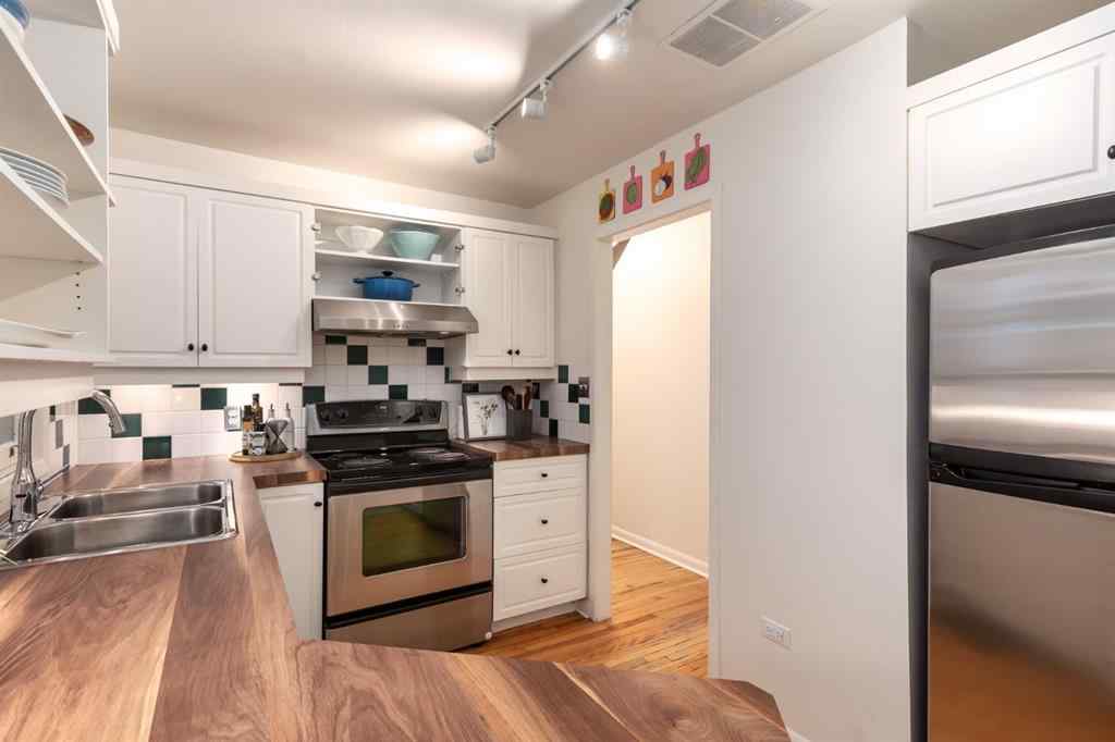 MLS® A2264981 - 437 30 Avenue NW in Mount Pleasant Calgary, Residential