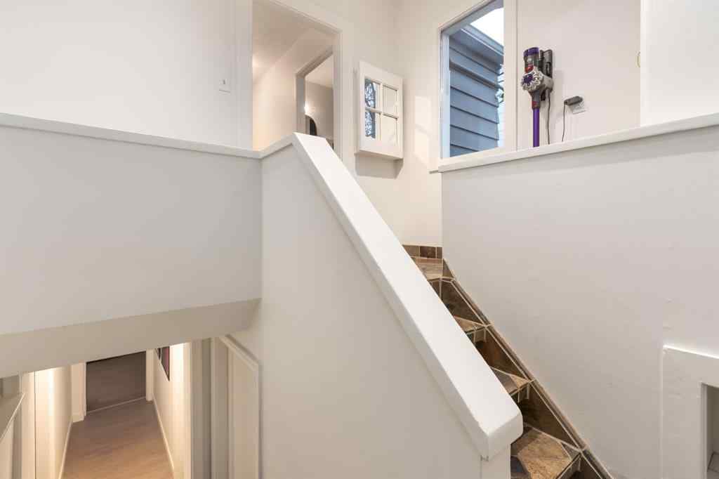 MLS® A2264981 - 437 30 Avenue NW in Mount Pleasant Calgary, Residential