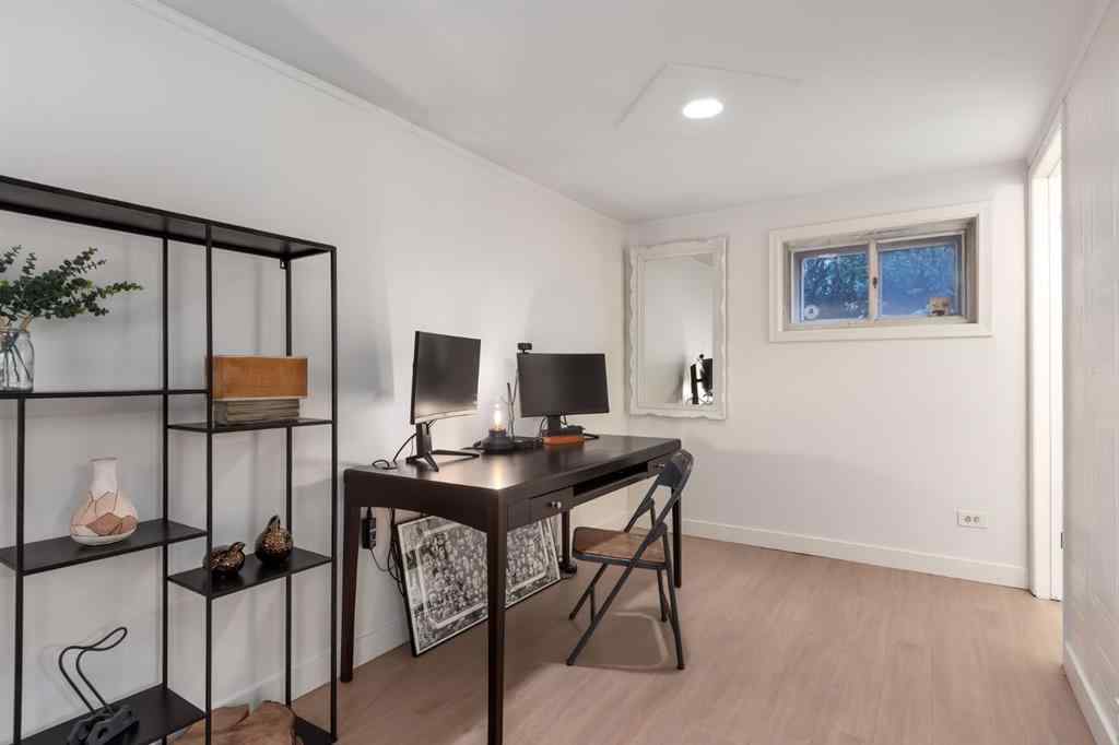 MLS® A2264981 - 437 30 Avenue NW in Mount Pleasant Calgary, Residential