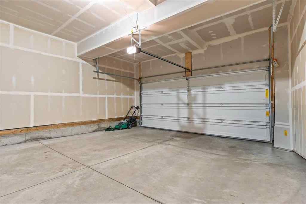 MLS® A2264984 - 602 Osborne Drive SW in Southwinds Airdrie, Residential