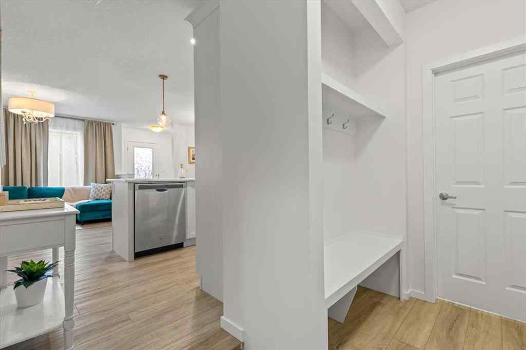 MLS® A2264984 - 602 Osborne Drive SW in Southwinds Airdrie, Residential