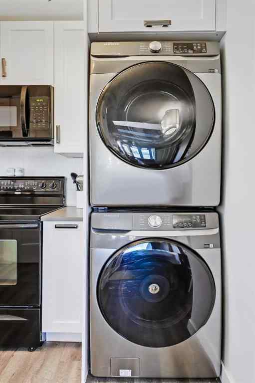 MLS® A2264990 - 2402 36 Street SW in Killarney/Glengarry Calgary, Residential