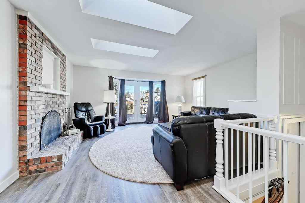 MLS® A2264990 - 2402 36 Street SW in Killarney/Glengarry Calgary, Residential