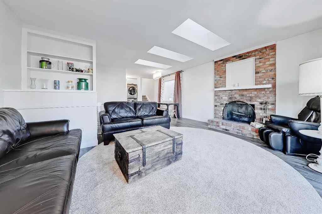 MLS® A2264990 - 2402 36 Street SW in Killarney/Glengarry Calgary, Residential