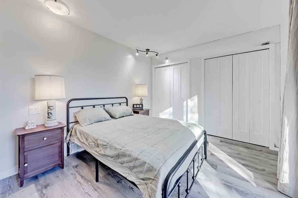 MLS® A2264990 - 2402 36 Street SW in Killarney/Glengarry Calgary, Residential