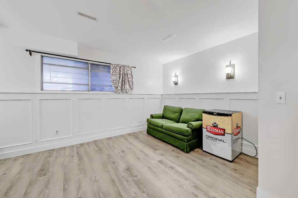 MLS® A2264990 - 2402 36 Street SW in Killarney/Glengarry Calgary, Residential