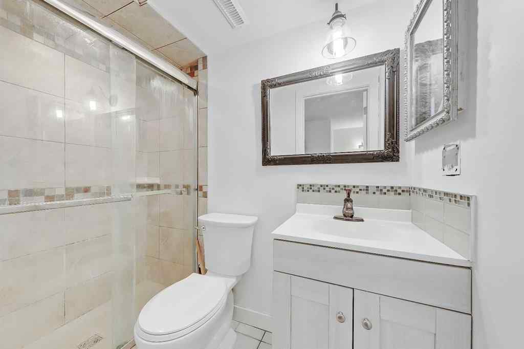 MLS® A2264990 - 2402 36 Street SW in Killarney/Glengarry Calgary, Residential