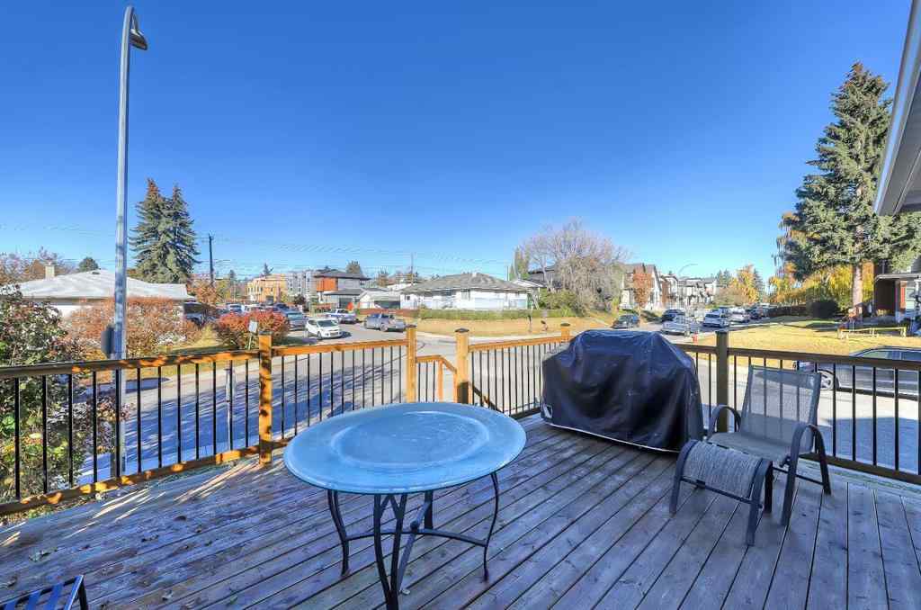 MLS® A2264990 - 2402 36 Street SW in Killarney/Glengarry Calgary, Residential