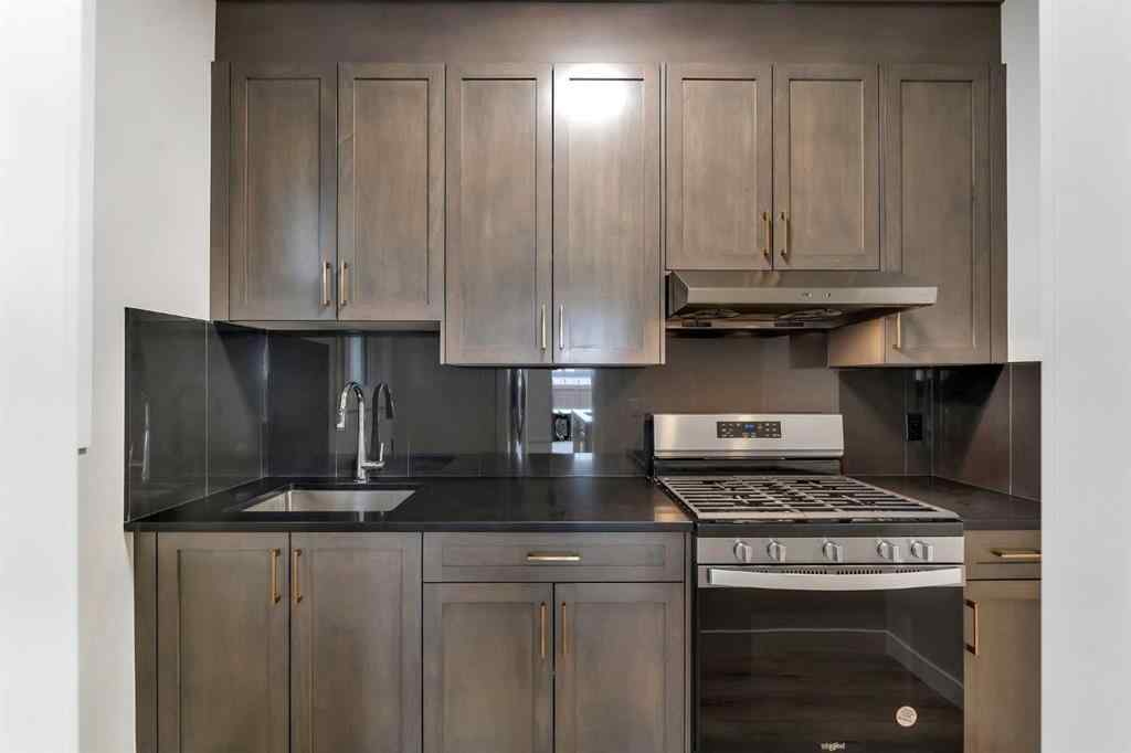 MLS® A2264996 - 592 Savanna Crescent NE in Saddle Ridge Calgary, Residential