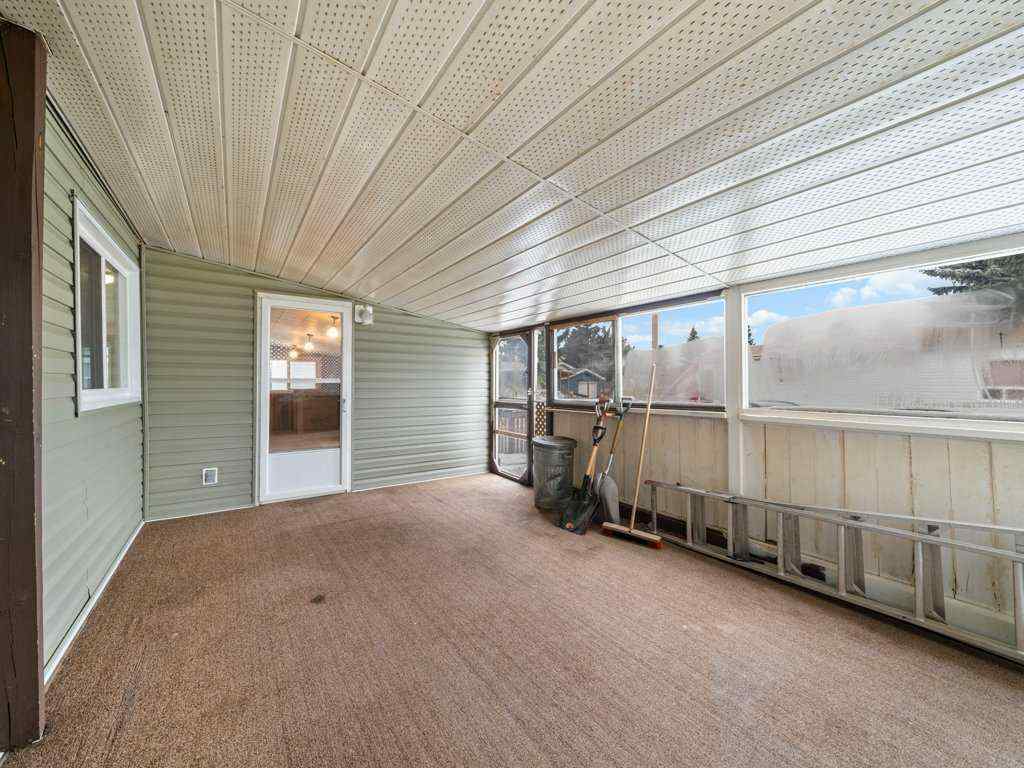 MLS® A2265004 - 102 Burroughs Place NE in Monterey Park Calgary, Mobile