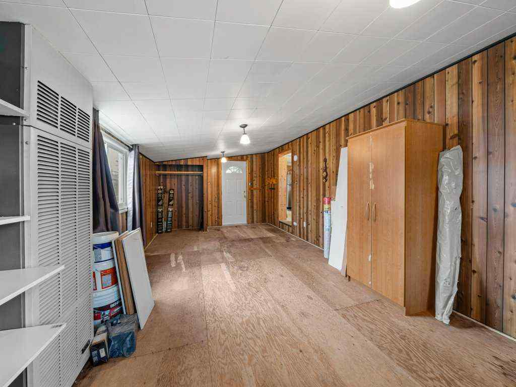 MLS® A2265004 - 102 Burroughs Place NE in Monterey Park Calgary, Mobile