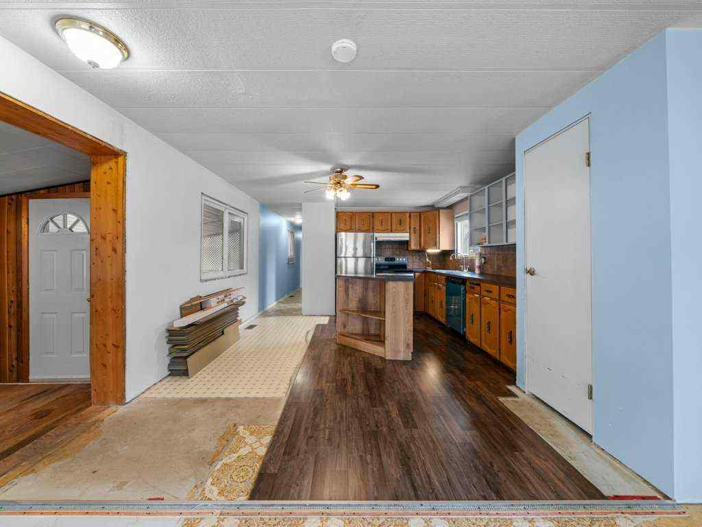 MLS® A2265004 - 102 Burroughs Place NE in Monterey Park Calgary, Mobile