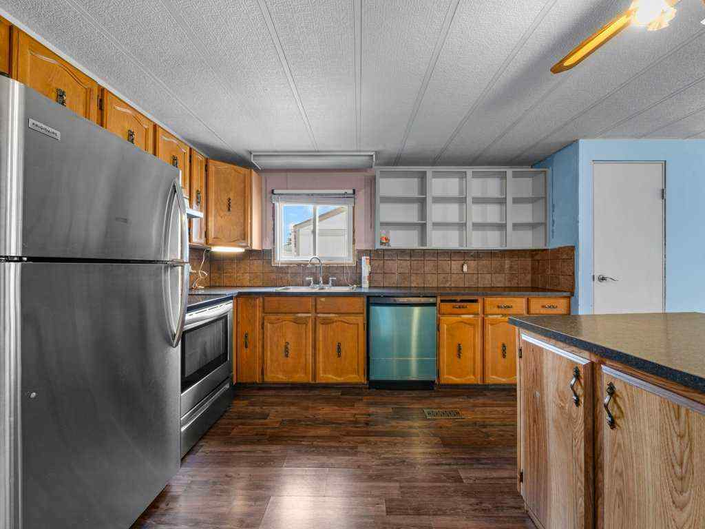 MLS® A2265004 - 102 Burroughs Place NE in Monterey Park Calgary, Mobile