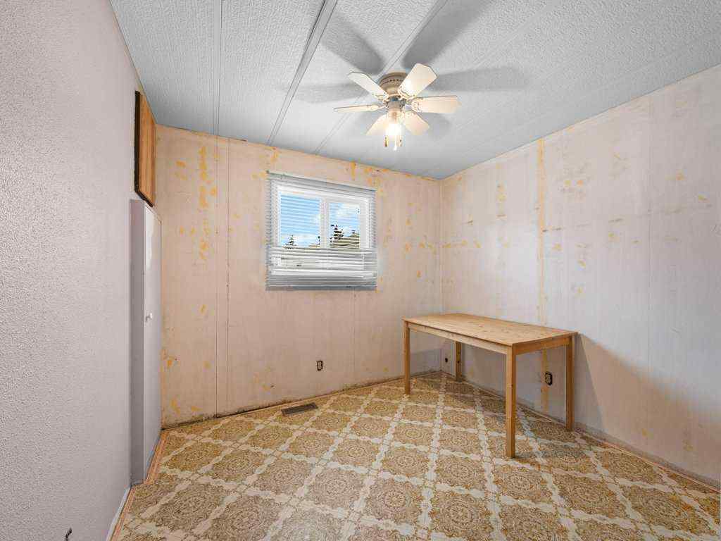 MLS® A2265004 - 102 Burroughs Place NE in Monterey Park Calgary, Mobile