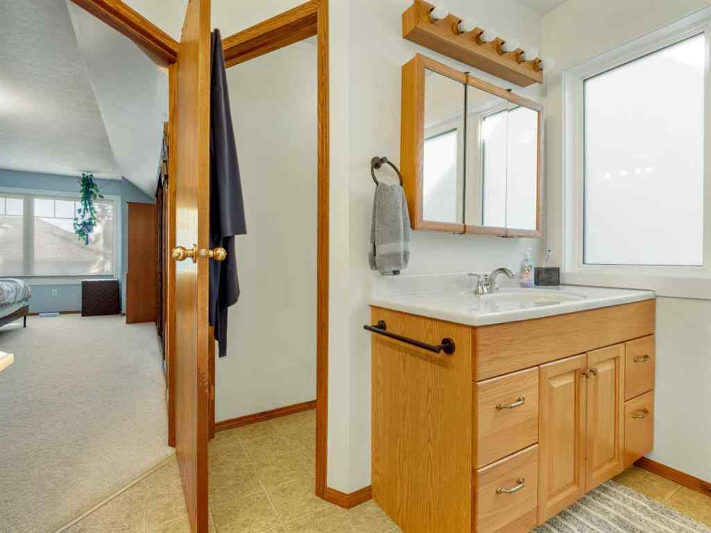 MLS® A2265009 - 152 Coachwood Point W in Ridgewood Lethbridge, Residential