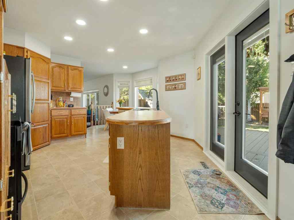 MLS® A2265009 - 152 Coachwood Point W in Ridgewood Lethbridge, Residential