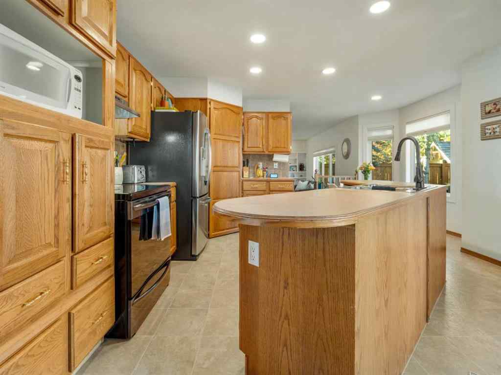 MLS® A2265009 - 152 Coachwood Point W in Ridgewood Lethbridge, Residential