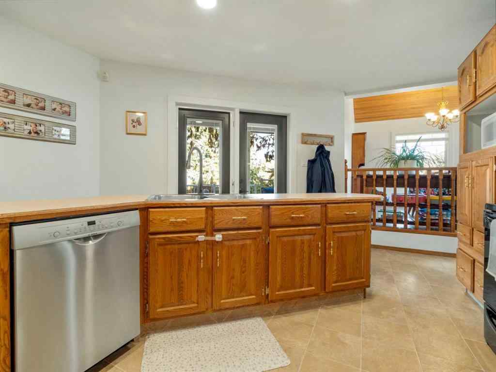 MLS® A2265009 - 152 Coachwood Point W in Ridgewood Lethbridge, Residential